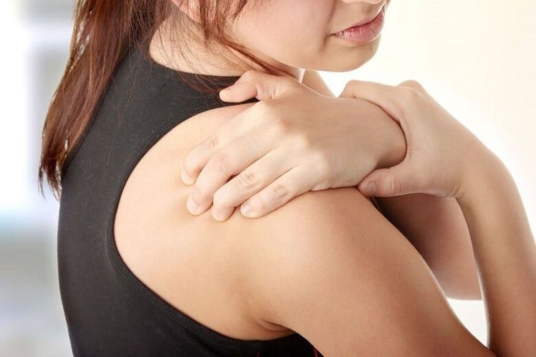 In cervical osteochondrosis, the pain radiates to the shoulder